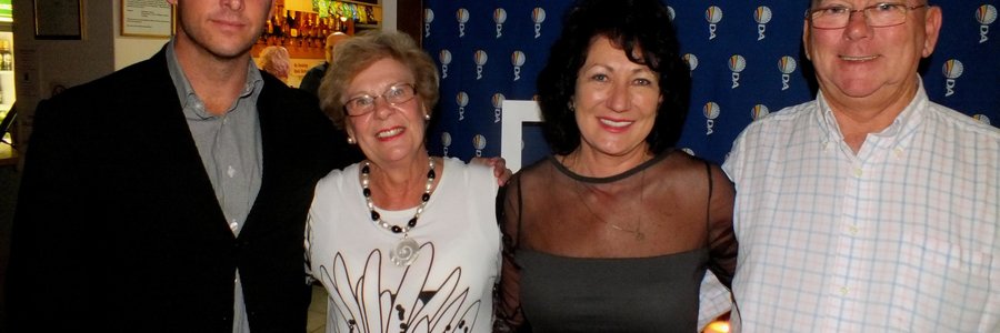  Vlnr is LP dr Michael Cardo, raadsdame Nicolette Botha-Guthrie, rdl Riana de Coning en rdl Dudley Coetzee tydens die DA se 100 Klub Funksie